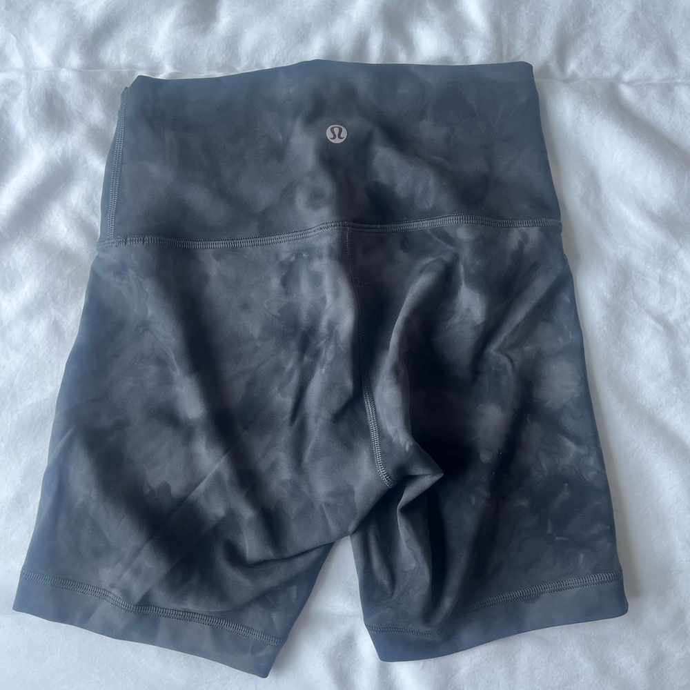 grey lululemon wunder train 6” shorts